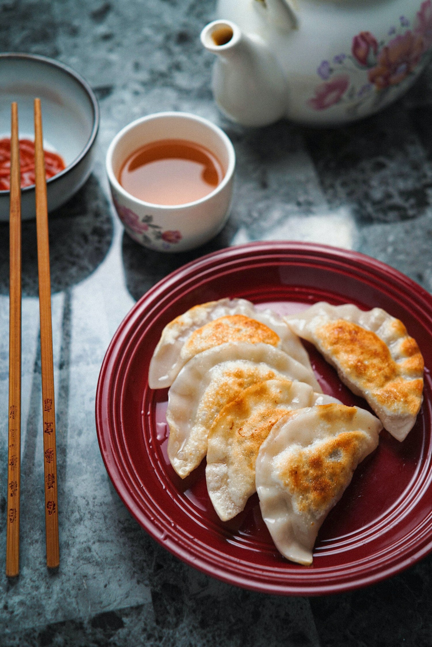 KNUSPRIGE GYOZAS